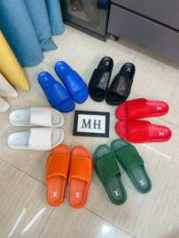 Picture of Louis Vuitton Slippers _SKULVsz38-44h09101535